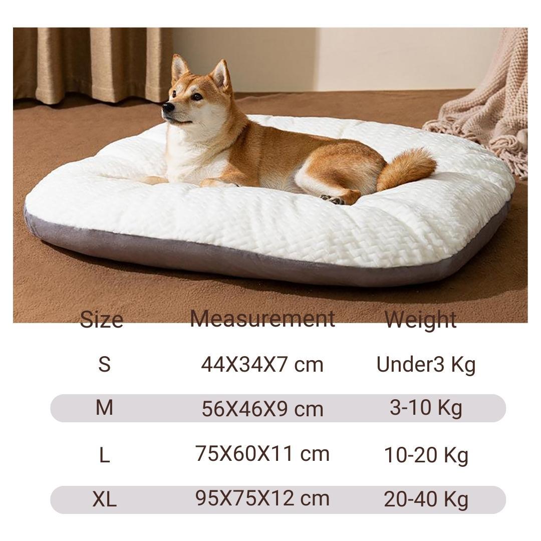Cama para tu mascota echa de felpa artificial.