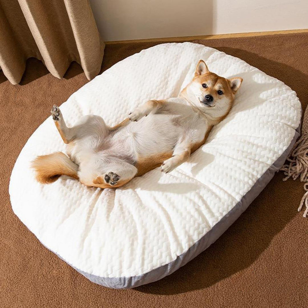 Cama para tu mascota echa de felpa artificial.